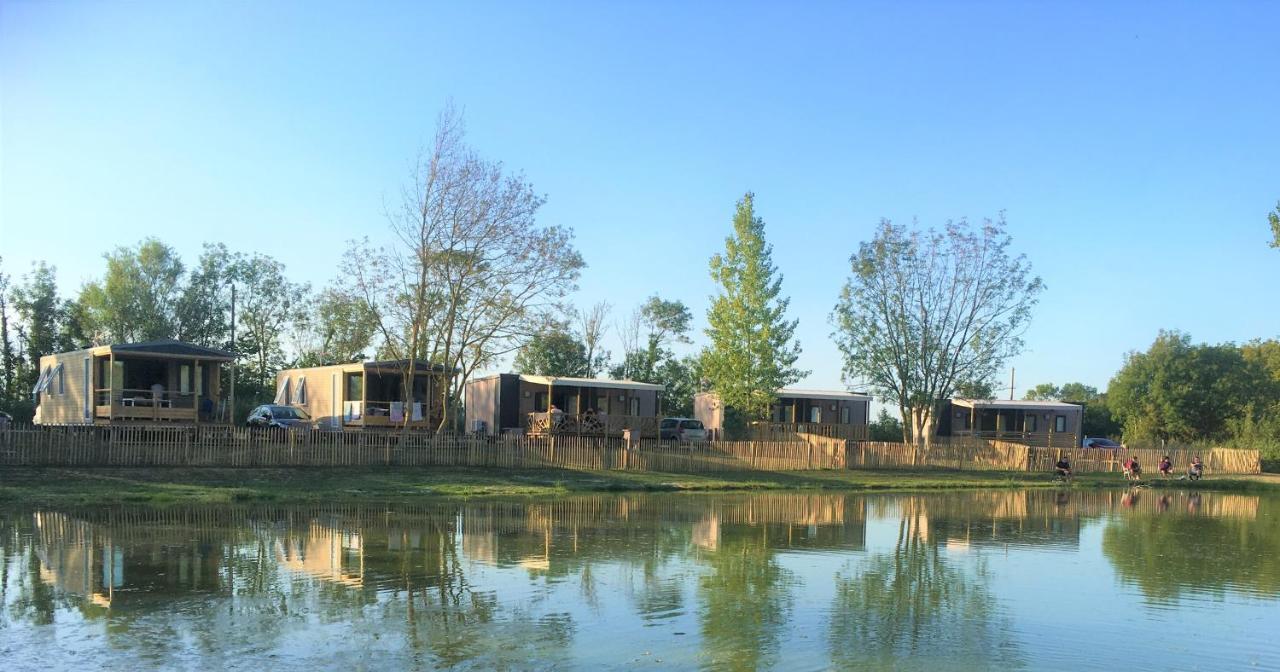 Camping La Haie Penee **** Saint-Quentin-en-Tourmont Eksteriør bilde