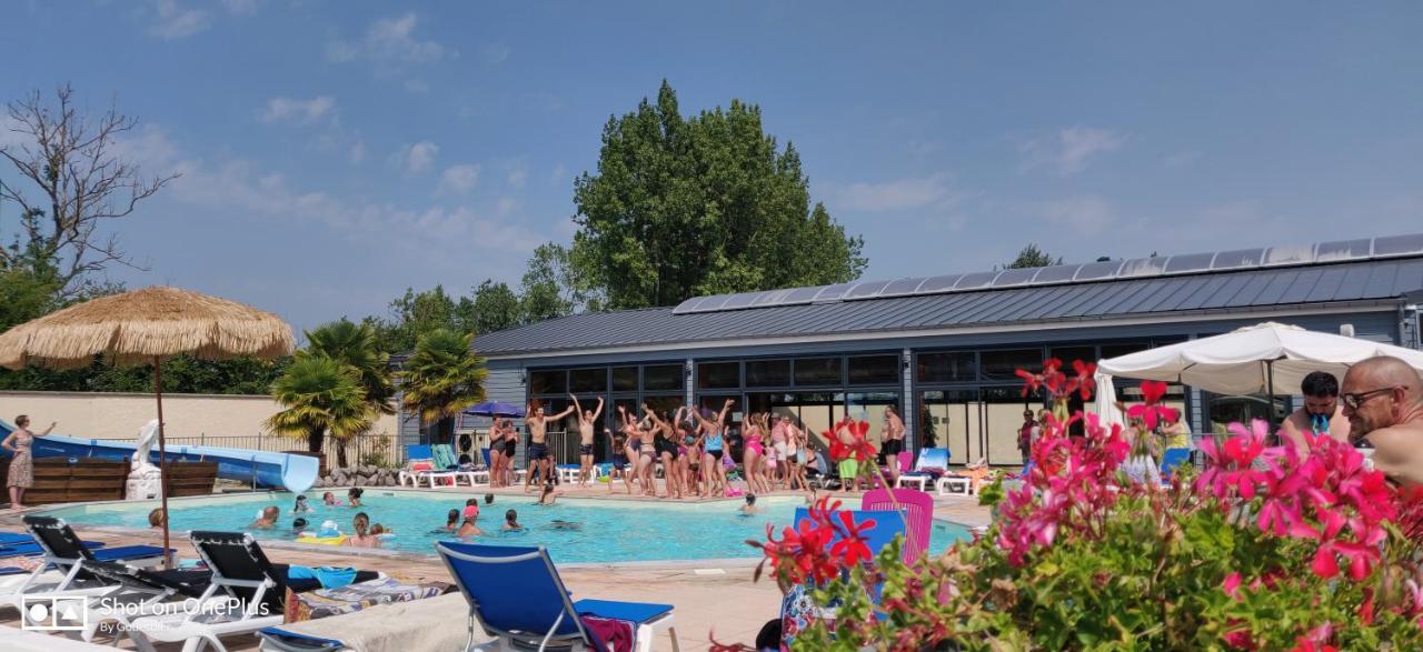 Camping La Haie Penee **** Saint-Quentin-en-Tourmont Eksteriør bilde