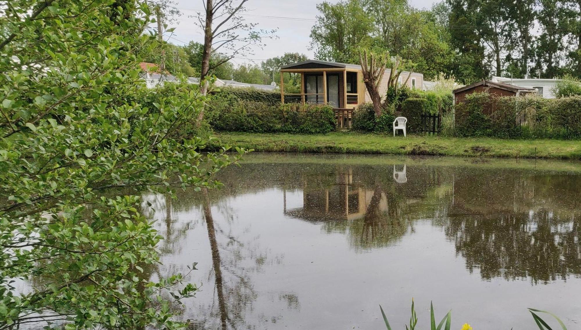 Camping La Haie Penee **** Saint-Quentin-en-Tourmont Eksteriør bilde