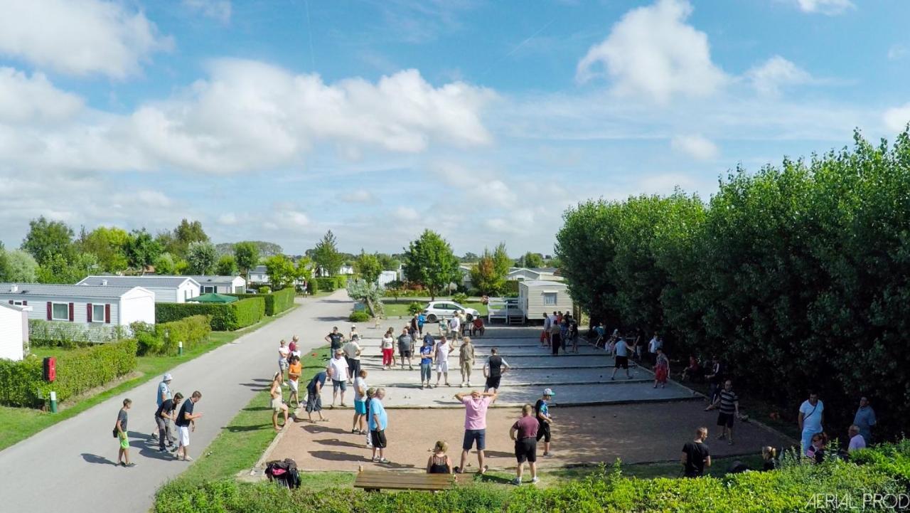 Camping La Haie Penee **** Saint-Quentin-en-Tourmont Eksteriør bilde